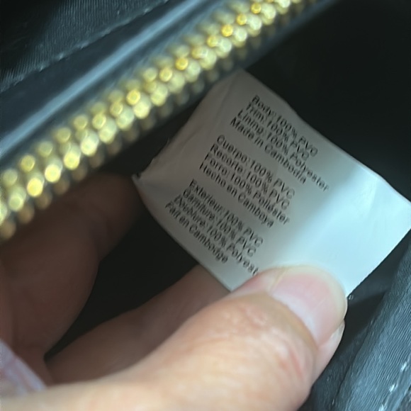 Anne Klein Black Leather Purse with Zip Closure - Picture 12 of 12